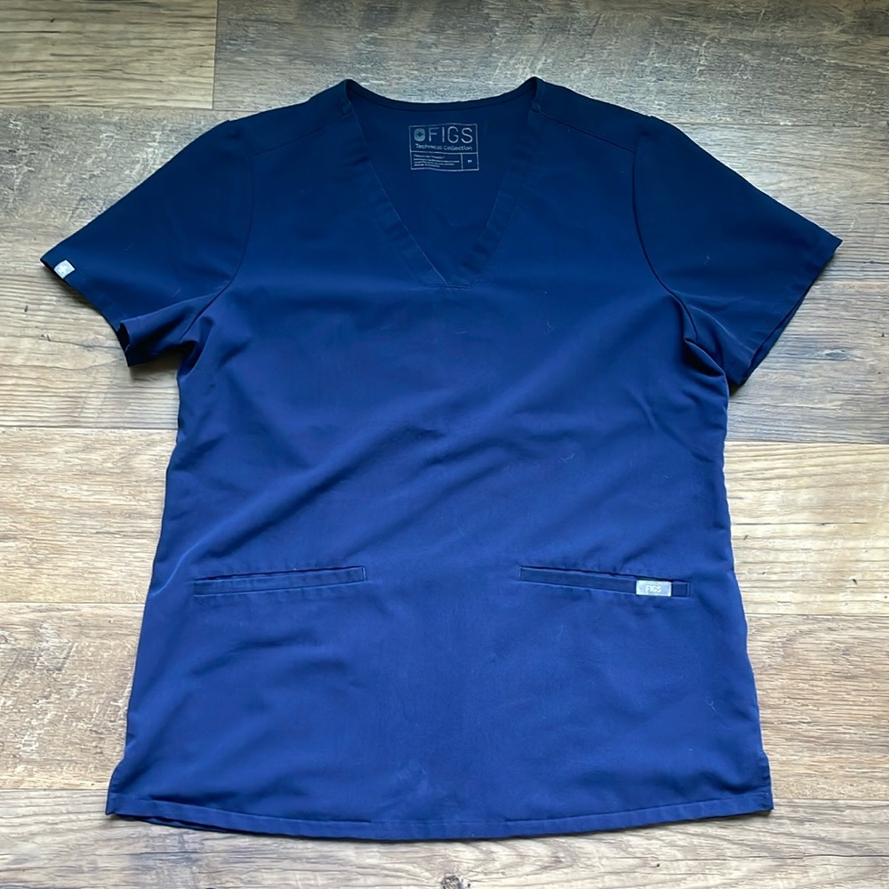 Figs scrub top